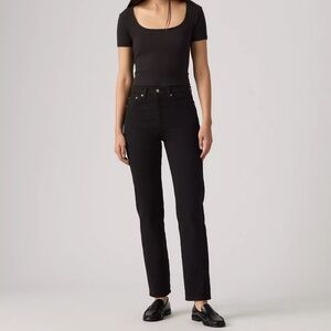 Levi's Women's Straight Leg Jeans in Black